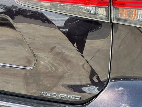 Used 2022 Toyota Highlander XLE AWD/4WD image 24