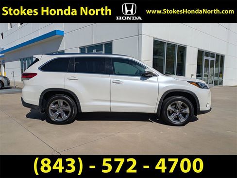 Used 2019 Toyota Highlander Limited Platinum image 3
