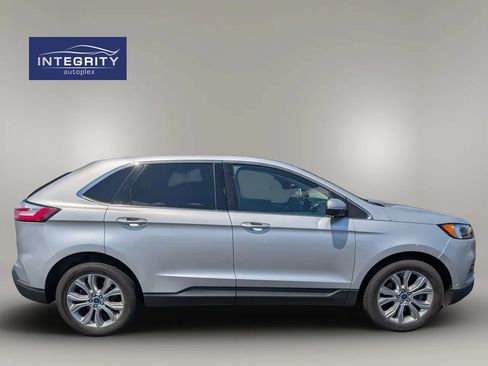 Used 2019 Ford Edge Titanium w/ Equipment Group 301A AWD/4WD image 6