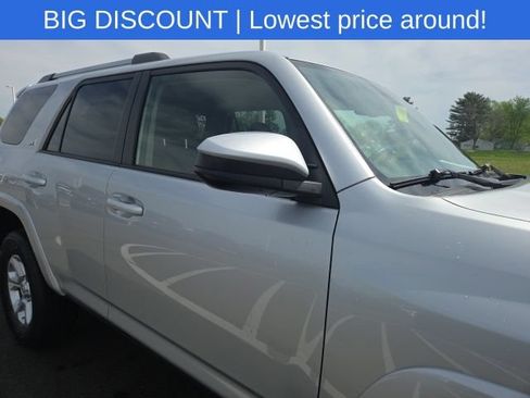 Used 2021 Toyota 4Runner SR5 AWD/4WD image 6