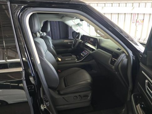 Used 2025 INFINITI QX80 Pure RWD image 12