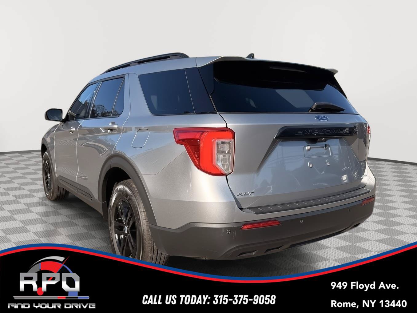 Used 2022 Ford Explorer XLT AWD/4WD image 3