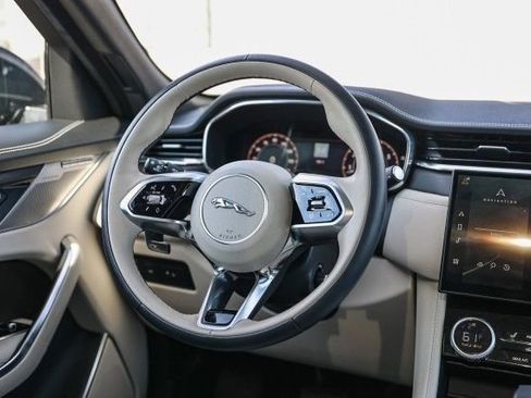 Used 2024 Jaguar F-PACE R-Dynamic S image 16