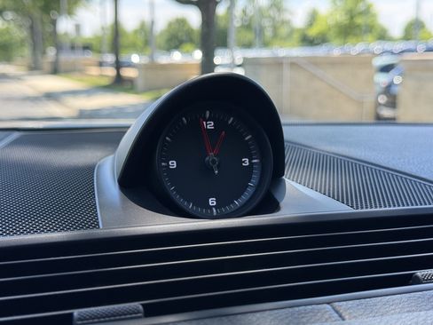Used 2018 Porsche Panamera image 26