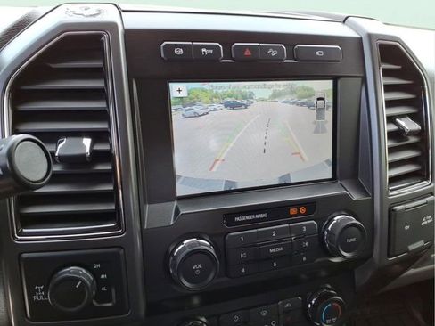 Used 2019 Ford F250 XLT w/ XLT Premium Package AWD/4WD image 24