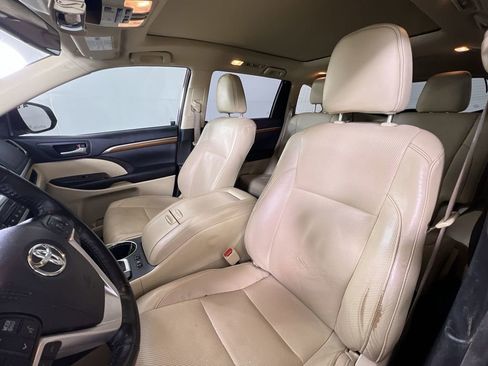 Used 2018 Toyota Highlander Limited Platinum image 11