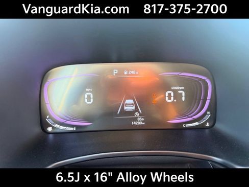 Certified 2025 Kia Soul LX w/ LX Technology Package FWD image 19