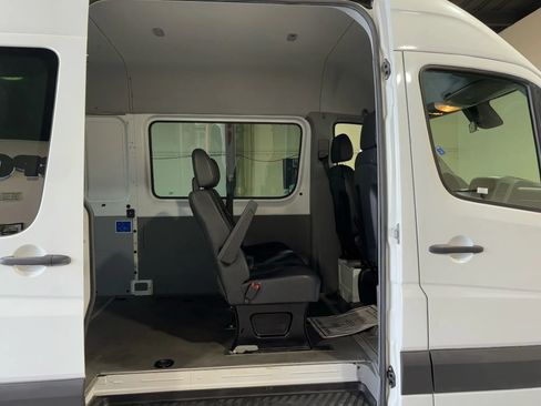 Used 2017 Mercedes-Benz Sprinter 2500 image 11