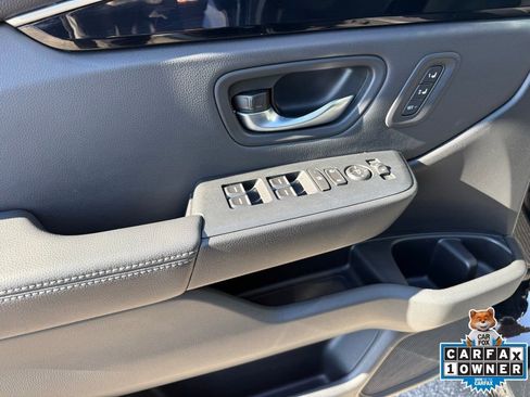 Used 2025 Honda Pilot EX-L image 17