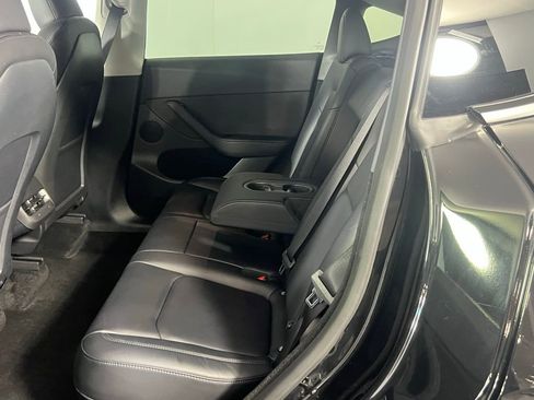 Used 2025 Tesla Model Y Long Range image 26
