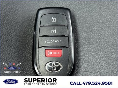 Used 2025 Toyota Corolla Cross XLE w/ Convenience Package AWD/4WD image 27