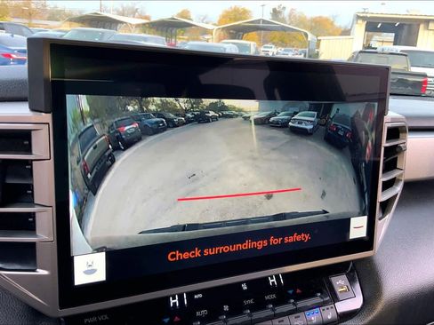 Used 2025 Toyota Tundra Limited image 26