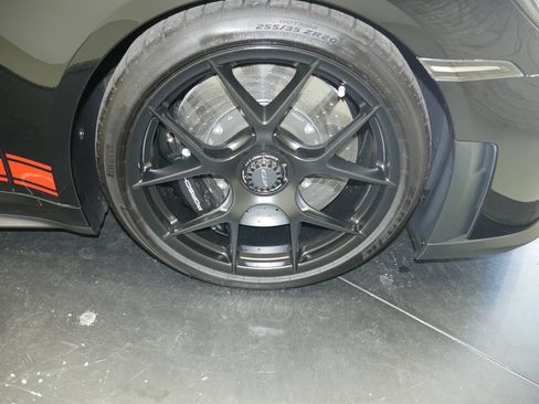 Certified 2025 Porsche 911 GT3 RWD image 17