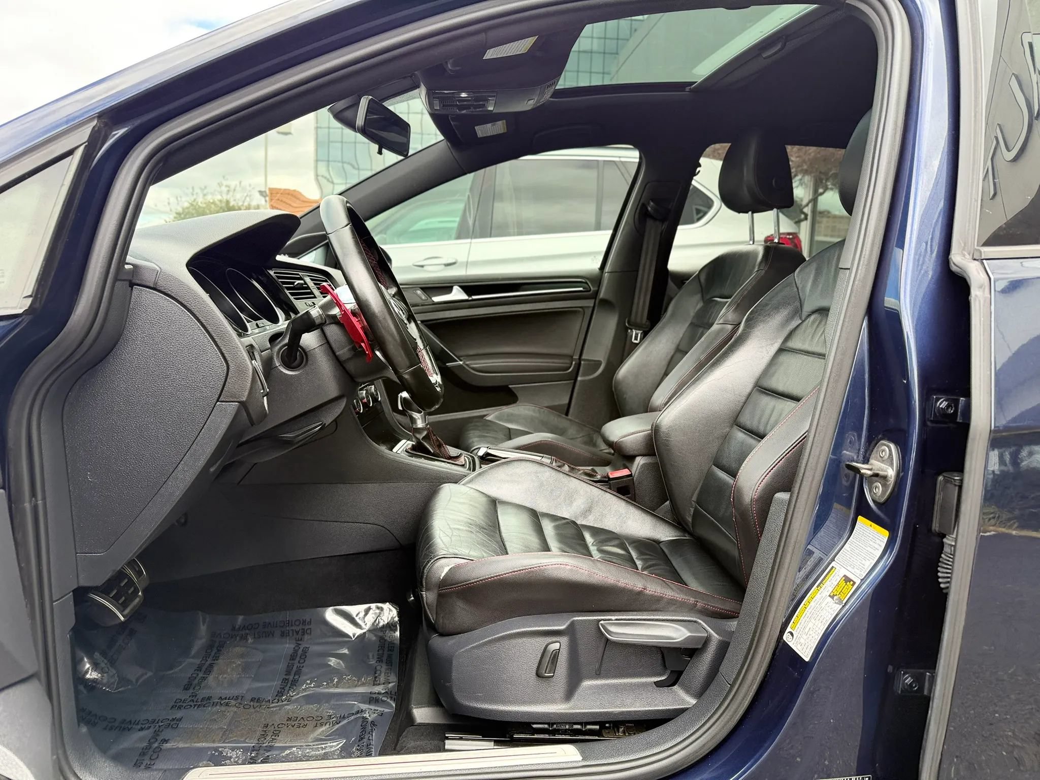 Used 2015 Volkswagen GTI SE FWD image 10