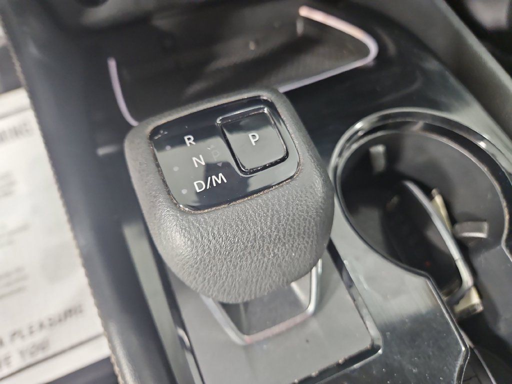 Certified 2025 Nissan Rogue Platinum FWD image 25