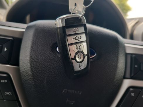 Used 2019 Ford F150 Lariat RWD image 29
