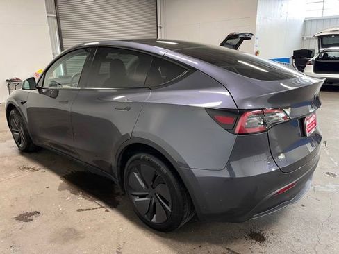 Used 2023 Tesla Model Y Long Range AWD/4WD image 5