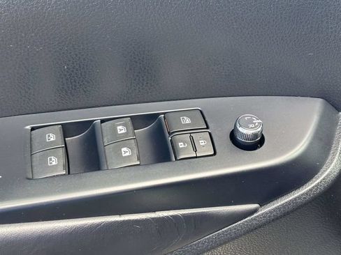 Used 2019 Toyota Highlander XLE FWD image 10