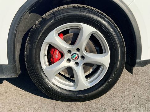 Used 2018 Alfa Romeo Stelvio AWD image 26