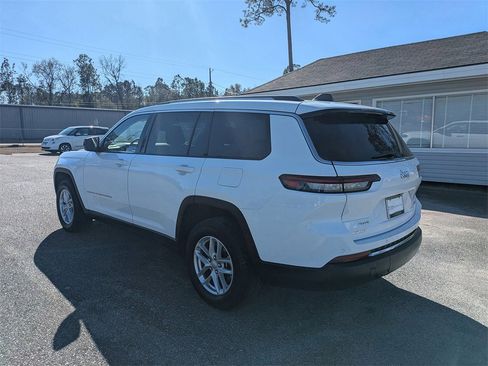 Used 2023 Jeep Grand Cherokee L Laredo image 6