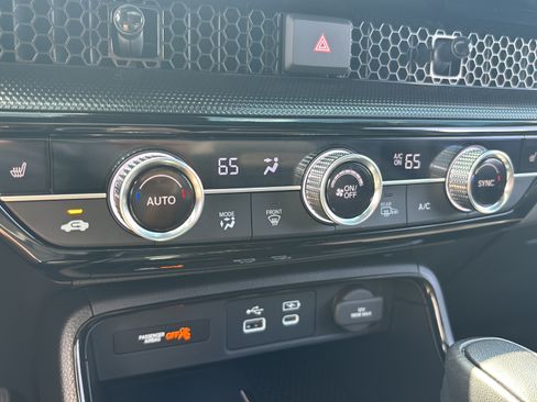 Certified 2025 Honda CR-V Sport Touring image 29