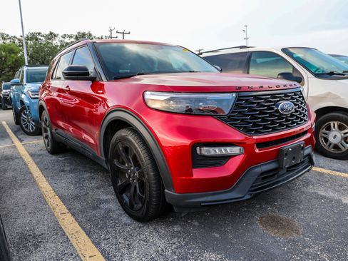 Used 2024 Ford Explorer ST-Line w/ Class IV Trailer Tow Package RWD image 6