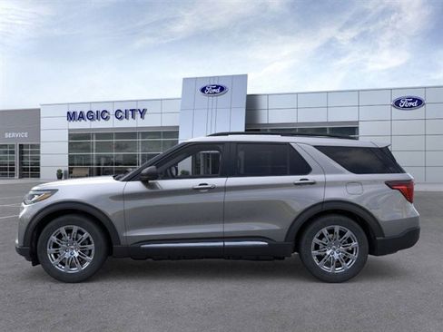 New 2025 Ford Explorer Active w/ Active Comfort Package image 3