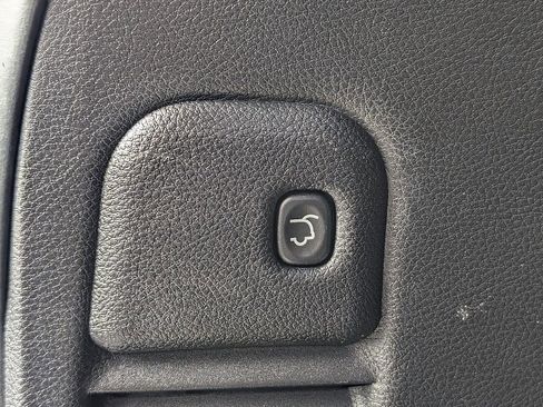 Used 2015 Jeep Grand Cherokee Limited w/ Luxury Group II image 16