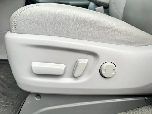 Used 2017 Toyota Sienna XLE w/ XLE Navigation Package FWD image 29