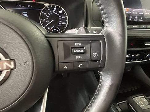 Used 2022 Nissan Rogue S AWD/4WD image 17