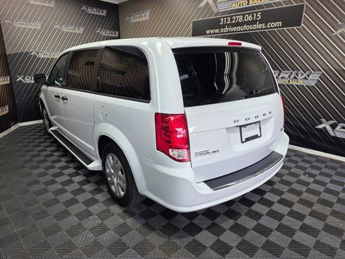 Used 2019 Dodge Grand Caravan SE image 10