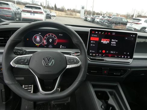 New 2026 Volkswagen Tiguan SE R-Line AWD/4WD image 21
