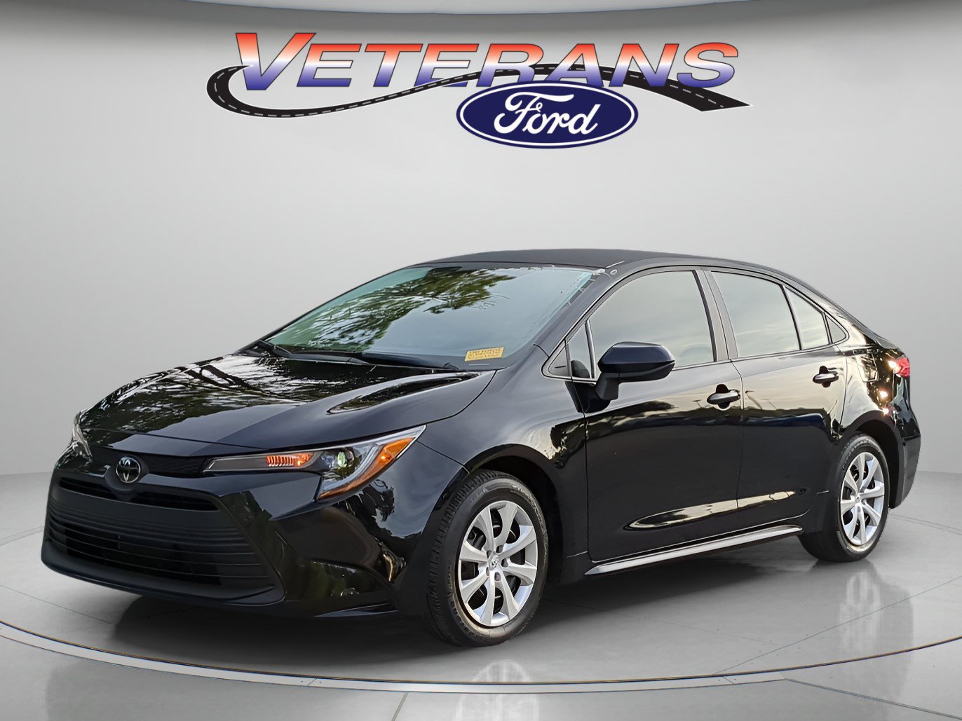 Used 2024 Toyota Corolla LE FWD image 1