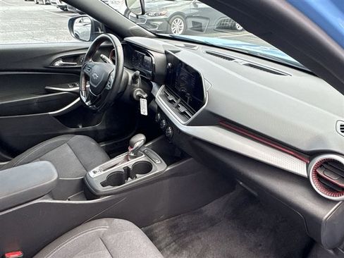 Used 2024 Chevrolet Trax RS w/ Sunroof Package FWD image 27