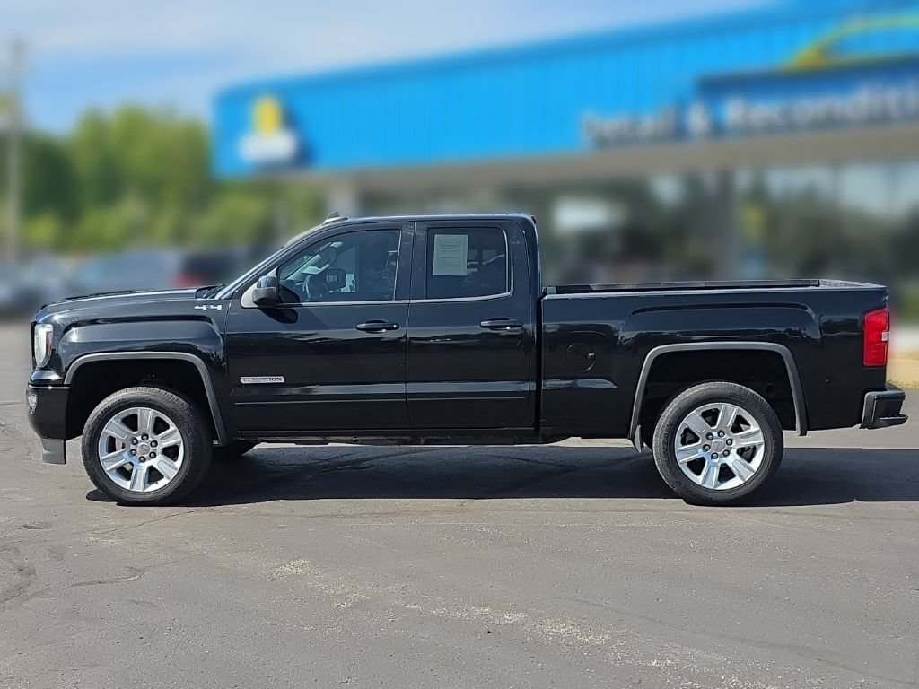Used 2018 GMC Sierra 1500 SLE w/ SLE Value Package AWD/4WD image 12