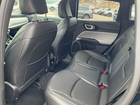 Used 2025 Jeep Compass Limited image 20