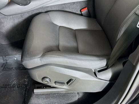Certified 2025 Volvo XC90 B6 Plus AWD/4WD image 19