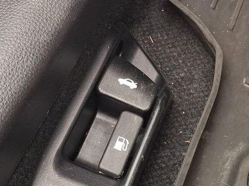 Used 2025 Toyota Corolla LE w/ Convenience Package FWD image 32