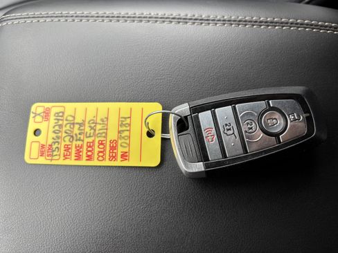 Used 2020 Ford Explorer XLT w/ Equipment Group 202A AWD/4WD image 32