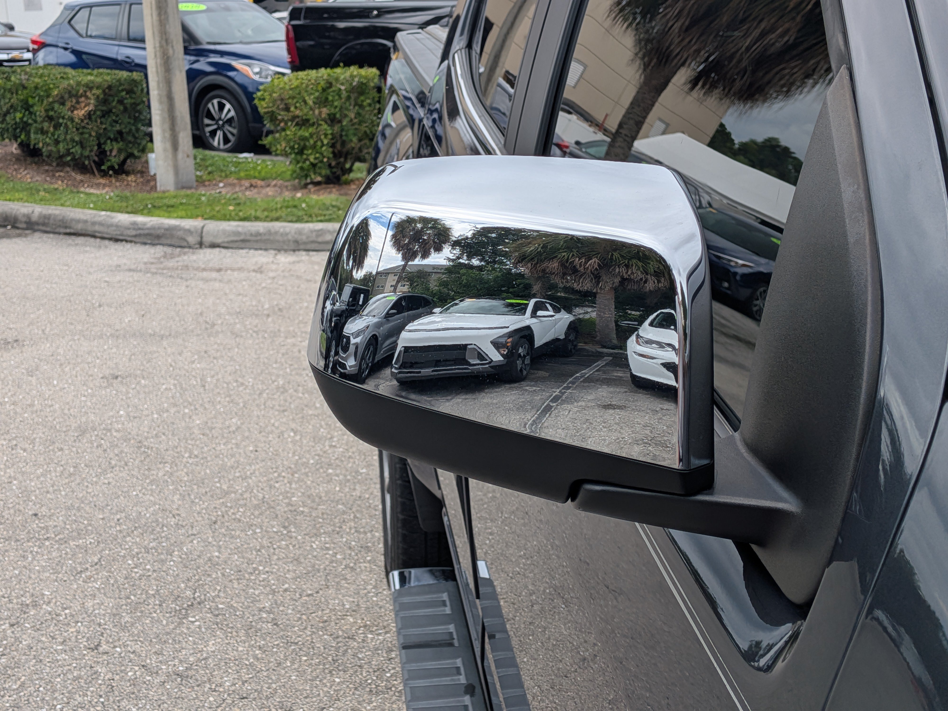 Used 2022 GMC Canyon Denali RWD image 12