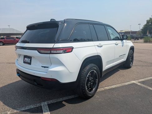 Used 2023 Jeep Grand Cherokee Trailhawk w/ Advanced Protech Group II AWD/4WD image 5