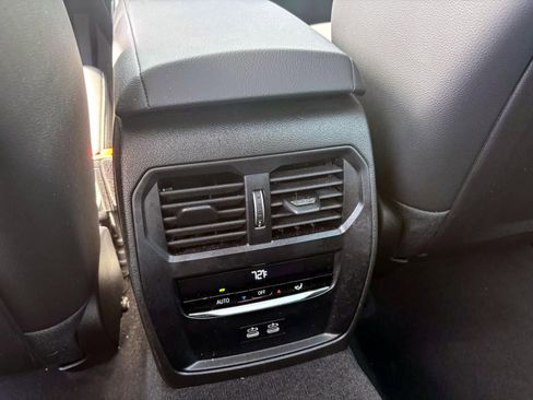 Used 2025 BMW 330i xDrive Sedan AWD/4WD image 32