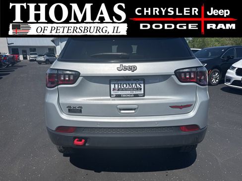 Used 2024 Jeep Compass Trailhawk AWD/4WD image 6