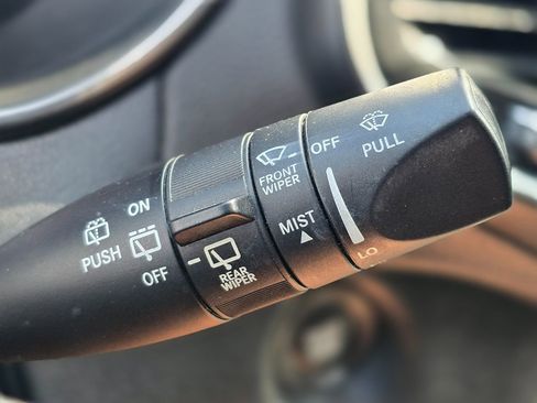 Used 2019 Jeep Cherokee Limited FWD image 43