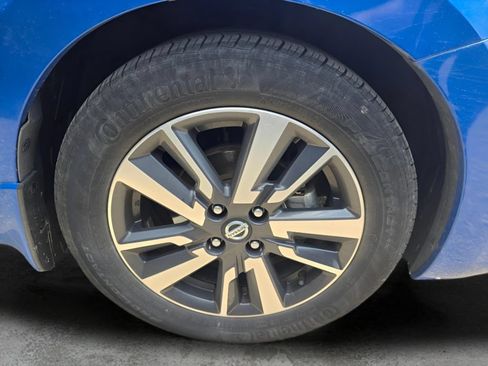 Used 2020 Nissan Versa SV FWD image 18