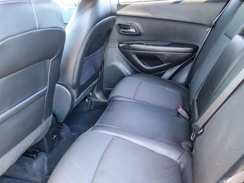 Used 2022 Chevrolet Trax LT w/ Driver Confidence Package AWD/4WD image 18
