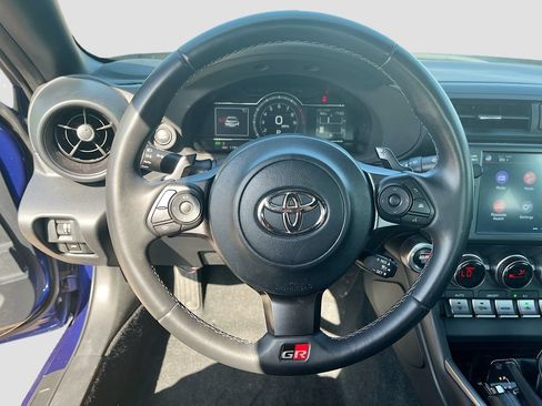 Used 2025 Toyota GR86 w/ ALL Weather Mat Package (TMS) RWD image 11