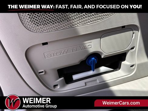 Used 2021 Chrysler Pacifica Touring-L w/ Uconnect Theater Family Group AWD/4WD image 25