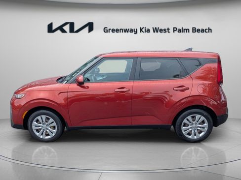 Certified 2021 Kia Soul LX image 5