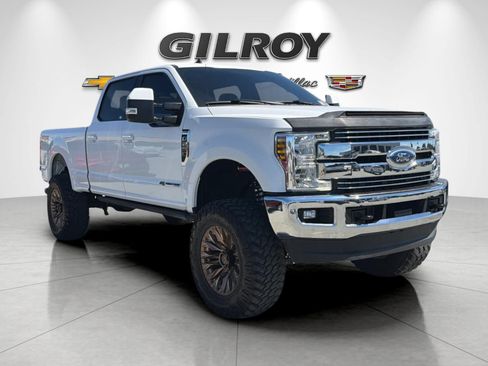 Used 2019 Ford F250 Lariat w/ Lariat Value Package AWD/4WD image 2